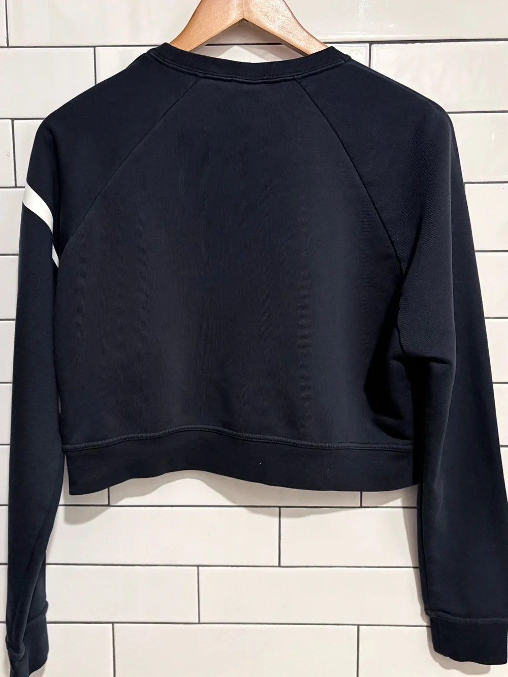Nike Black & White Cropped Crewneck Swish Sweatshirt S